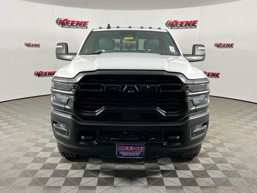 Bright White Clearcoat 2026 RAM 2500 Tradesman Crew Cab 4x4 6'4' Box