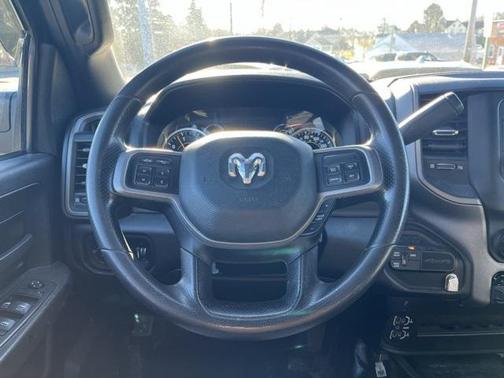 2022 RAM 2500 Tradesman Crew Cab 4x4 6'4' Box