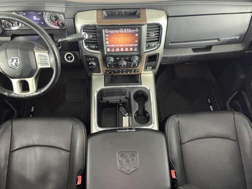 2017 RAM 2500 Laramie Crew Cab 4x4 6'4' Box