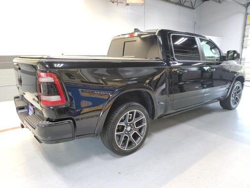Photo 3 of 37 of 2019 RAM 1500 Laramie