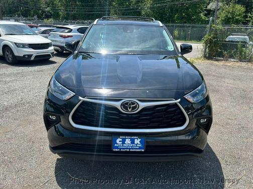 Midnight Black Metallic 2023 Toyota Highlander XLE