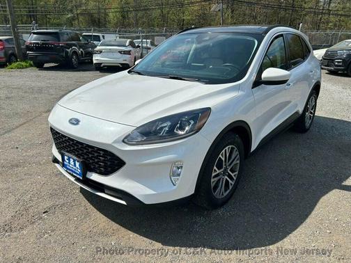 Star White Metallic Tri-Coat 2022 Ford Escape SEL