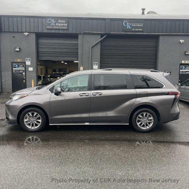 2024 Toyota Sienna XLE