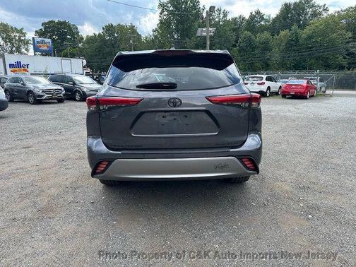 2021 Toyota Highlander Platinum