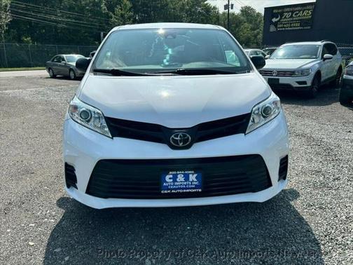 2020 Toyota Sienna SE