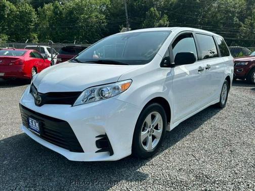 2020 Toyota Sienna SE