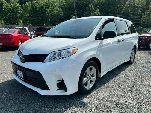 2020 Toyota Sienna SE