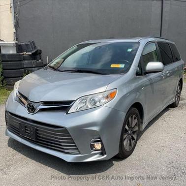 2019 Toyota Sienna XLE