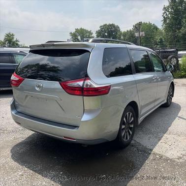 2019 Toyota Sienna XLE