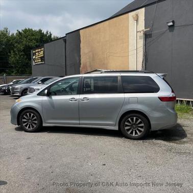 2019 Toyota Sienna XLE