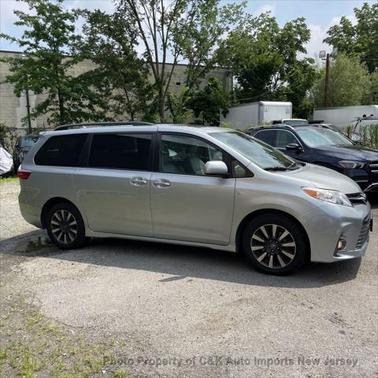 2019 Toyota Sienna XLE