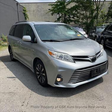 2019 Toyota Sienna XLE