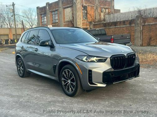2024 BMW X5 M60i