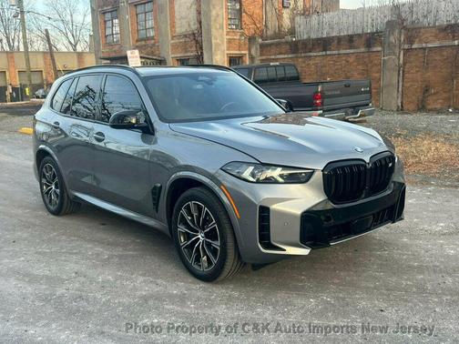 2024 BMW X5 M60i