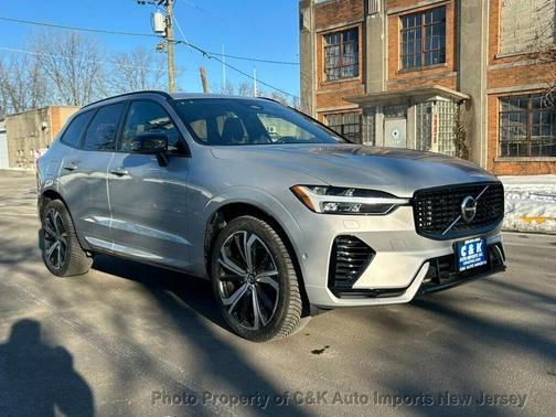 2022 Volvo XC60 Recharge Plug-In Hybrid T8 R-Design