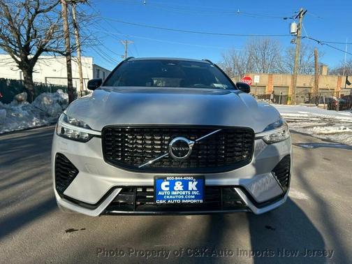 2022 Volvo XC60 Recharge Plug-In Hybrid T8 R-Design