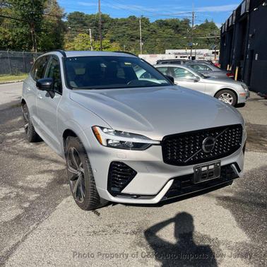 2022 Volvo XC60 Recharge Plug-In Hybrid T8 R-Design