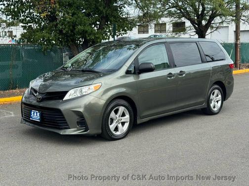 2019 Toyota Sienna SE