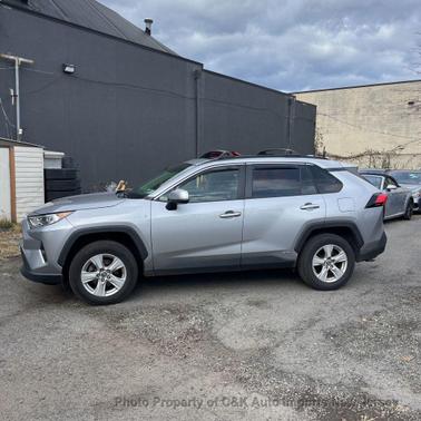 2019 Toyota RAV4 Hybrid XLE