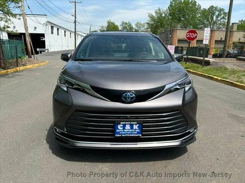 2022 Toyota Sienna Platinum 7 Passenger