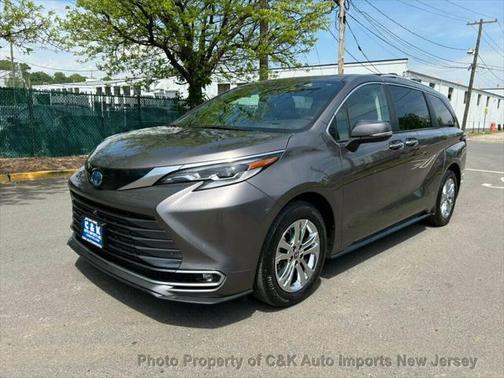 2022 Toyota Sienna Platinum 7 Passenger