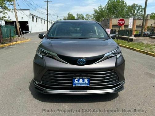 2022 Toyota Sienna Platinum 7 Passenger