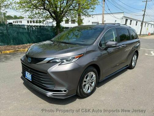 2022 Toyota Sienna Platinum 7 Passenger