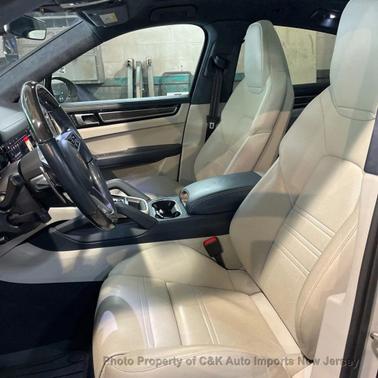 Chalk 2022 Porsche Cayenne GTS