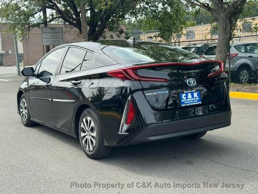 2022 Toyota Prius Prime LE