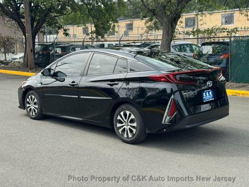 2022 Toyota Prius Prime LE