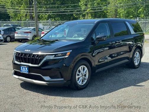 2023 Kia Carnival LX