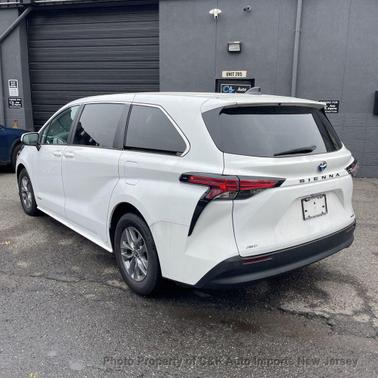 2021 Toyota Sienna LE