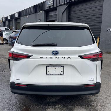 2021 Toyota Sienna LE