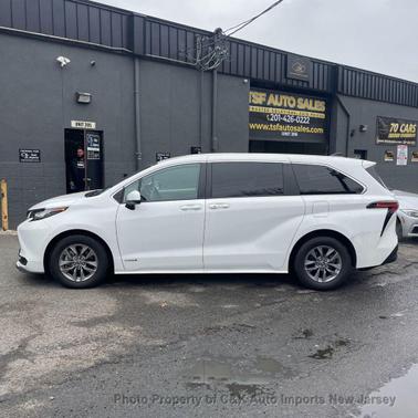 2021 Toyota Sienna LE