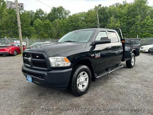 2017 RAM 3500 Tradesman Crew Cab 4x2 8' Box