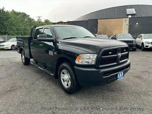 2017 RAM 3500 Tradesman Crew Cab 4x2 8' Box
