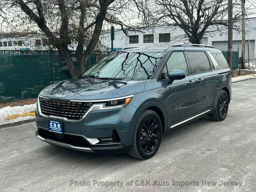 2024 Kia Carnival SX