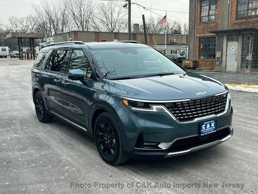 2024 Kia Carnival SX
