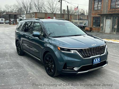 2024 Kia Carnival SX