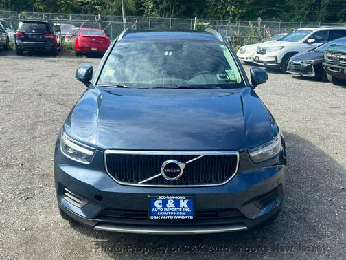 2022 Volvo XC40 T5 Momentum