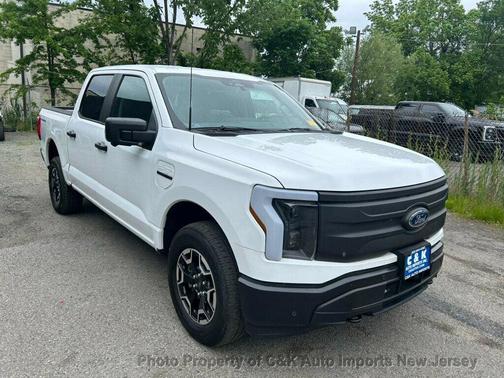 Oxford White 2022 Ford F-150 Lightning Pro