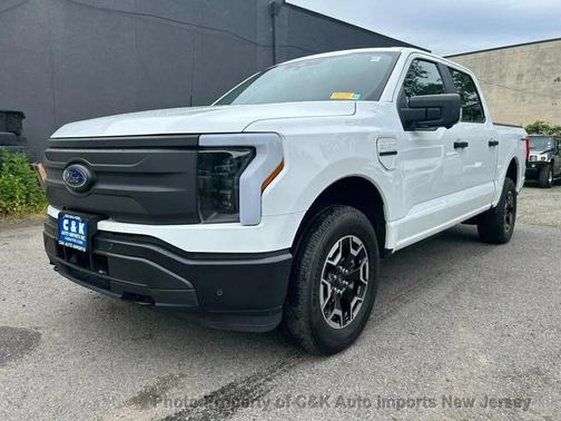Oxford White 2022 Ford F-150 Lightning Pro