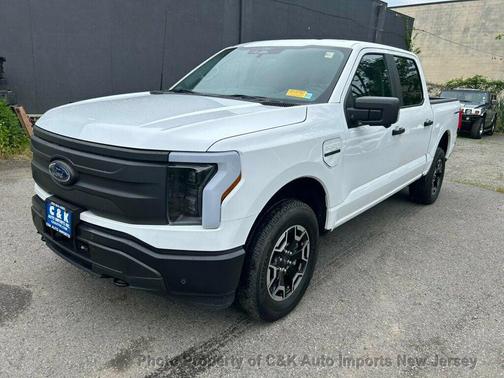 Oxford White 2022 Ford F-150 Lightning Pro