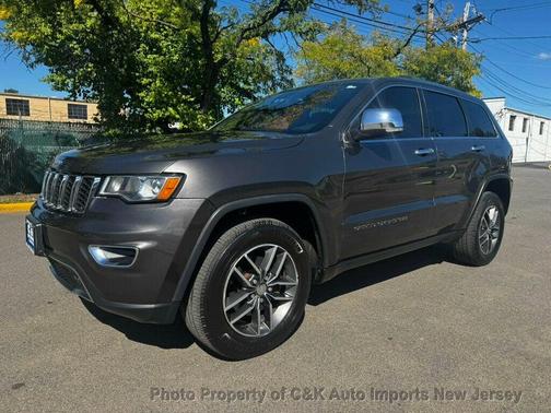 Granite Crystal Metallic Clearcoat 2017 Jeep Grand Cherokee Limited