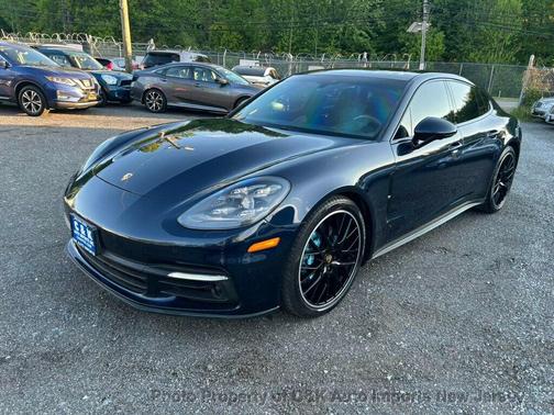 Night Blue Metallic 2017 Porsche Panamera 4S