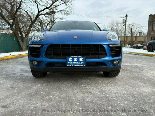 2018 Porsche Macan AWD,PANORAMIC ROOF,BI-XENON LIGHTING,LANE ASSIST,NAVIGATION