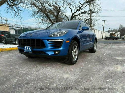 2018 Porsche Macan AWD,PANORAMIC ROOF,BI-XENON LIGHTING,LANE ASSIST,NAVIGATION