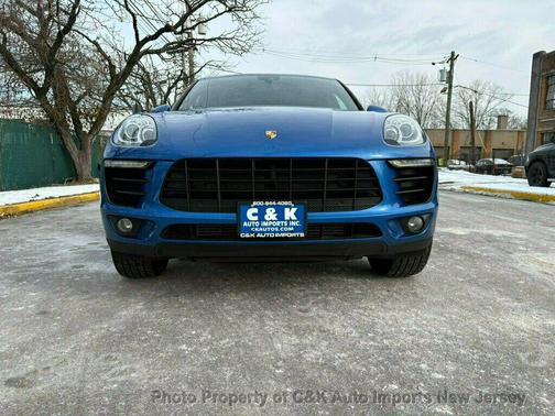 2018 Porsche Macan AWD,PANORAMIC ROOF,BI-XENON LIGHTING,LANE ASSIST,NAVIGATION