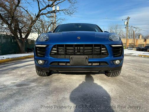 2018 Porsche Macan AWD,PANORAMIC ROOF,BI-XENON LIGHTING,LANE ASSIST,NAVIGATION