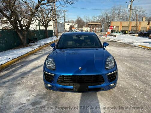 2018 Porsche Macan AWD,PANORAMIC ROOF,BI-XENON LIGHTING,LANE ASSIST,NAVIGATION